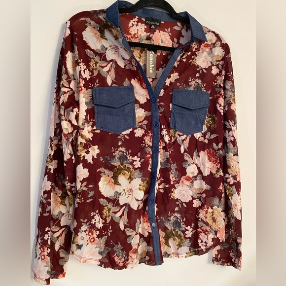 NWT Plus Size Burgundy Floral Button Down Long Sleeves Top with Denim - Picture 4 of 5